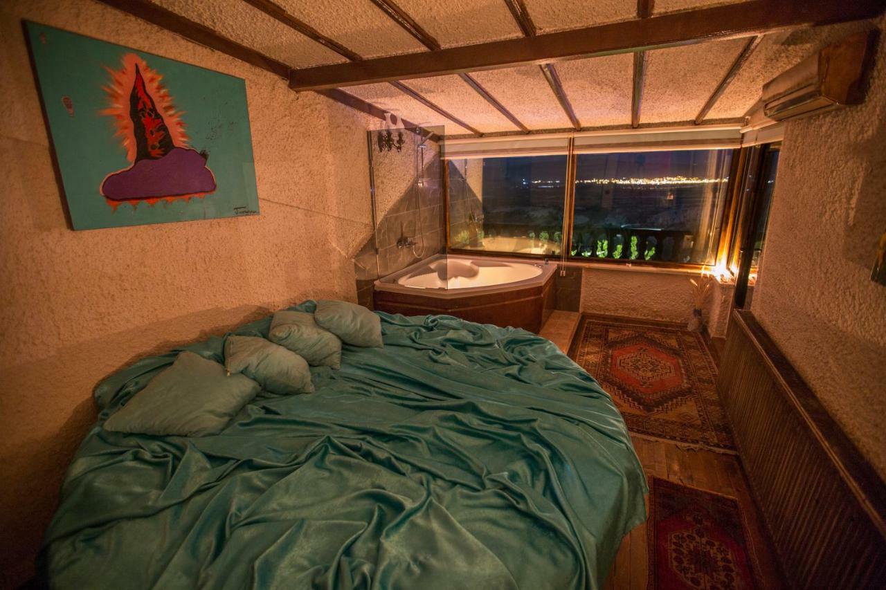 Karlik Evi - Special Category אוצ'יסר